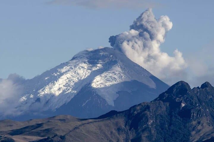 Summit Cotopaxi: 2-Day Guided Ascent to 5,897 m (19,347 ft) photo 2