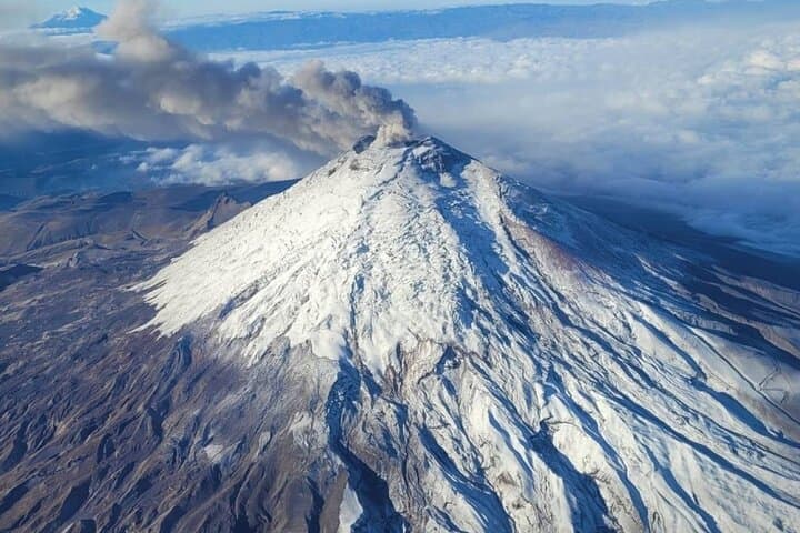 Summit Cotopaxi: 2-Day Guided Ascent to 5,897 m (19,347 ft) photo 5