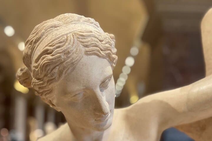 Private Louvre Tour: Skip-the-Line Guided Visit to the Mona Lisa & Masterpieces