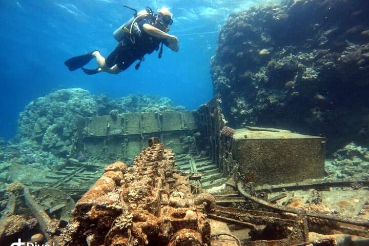 Hurghada VIP Full-Day Scuba: Explore Red Sea Reefs & Wrecks