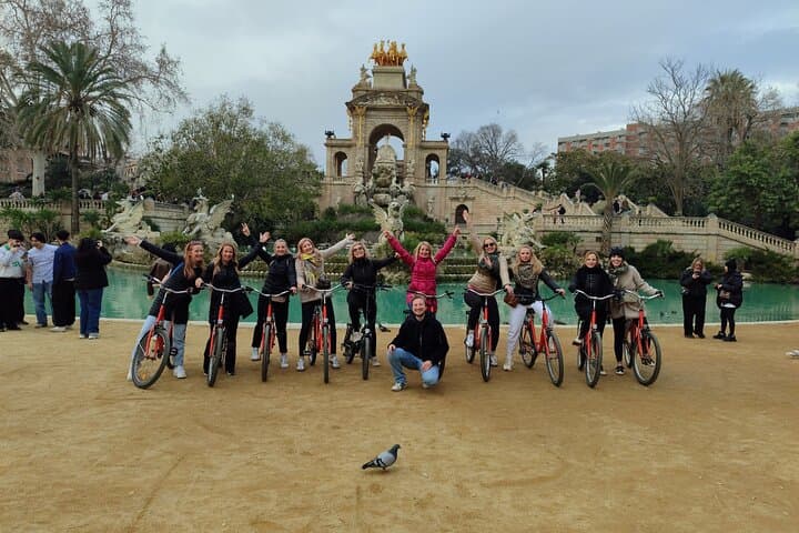 Private Barcelona Bike Tour — Top Sights, Gaudí & Gothic Quarter photo 4