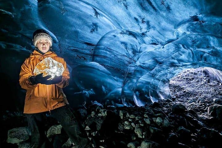 Dawn Ice Cave Photography at Breiðamerkurjökull with a Local Guide photo 3
