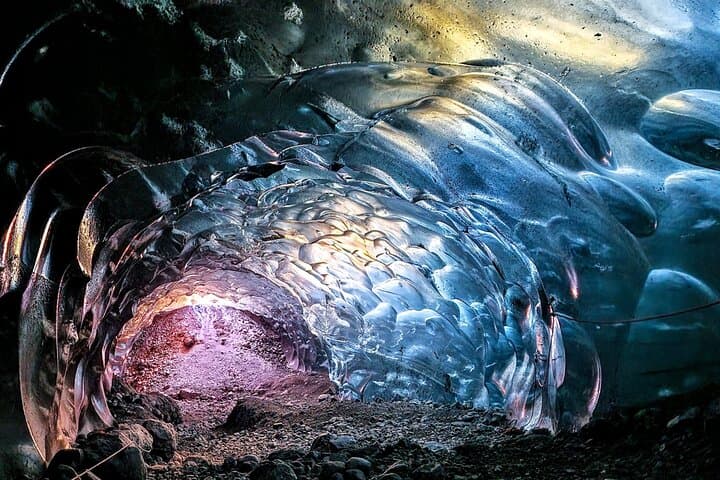 Dawn Ice Cave Photography at Breiðamerkurjökull with a Local Guide photo 2