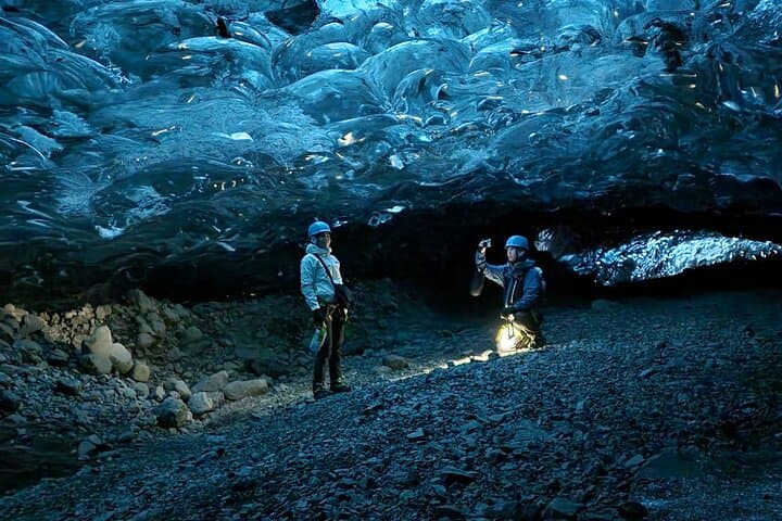 Dawn Ice Cave Photography at Breiðamerkurjökull with a Local Guide photo 5
