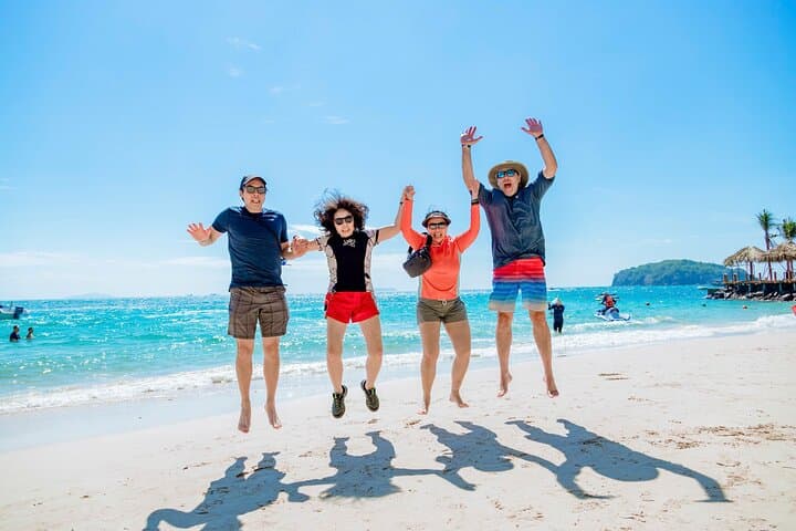 Phu Quoc Robinson Tour: Private Speedboat, Snorkeling & BBQ Lunch