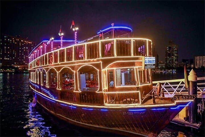 Luxury Dhow Dinner Cruise on Dubai Marina: Evening Buffet & Tanura Show