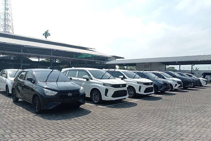 Private Car Hire in Lombok: Flexible Full-Day Transport to Beaches, Waterfalls & Villages