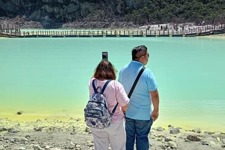 Full-Day Bandung Tour: Kawah Putih, Rancabali Lake & Tea Plantation photo 3