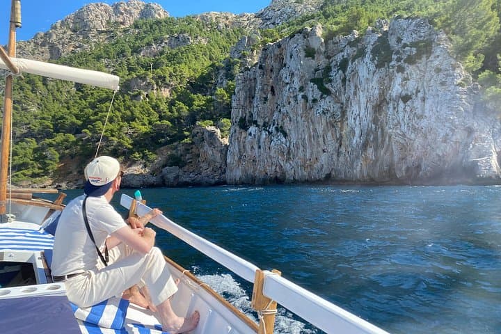 Private Mallorca Boat Tour to Alcúdia, Pollença & Formentor — 3-Hour Llaut Cruise photo 2