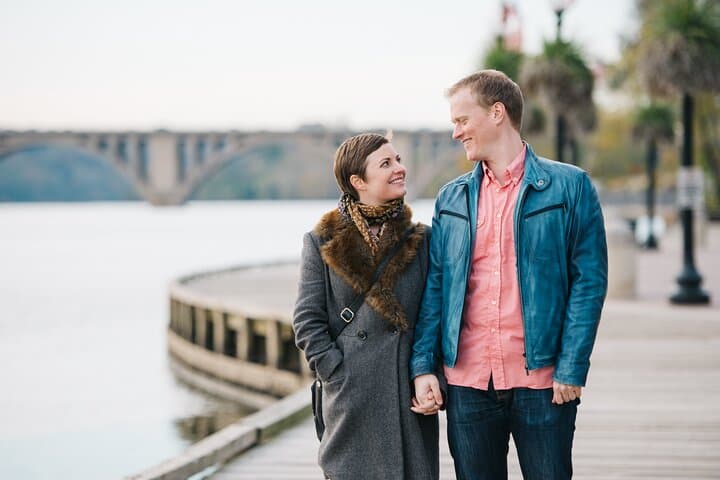 Georgetown Waterfront Romantic Photoshoot: 15-Minute Professional Session in Washington DC
