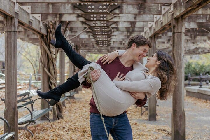 Brooklyn & Manhattan Bridge Romantic Photoshoot — Couples Photos in NYC photo 5