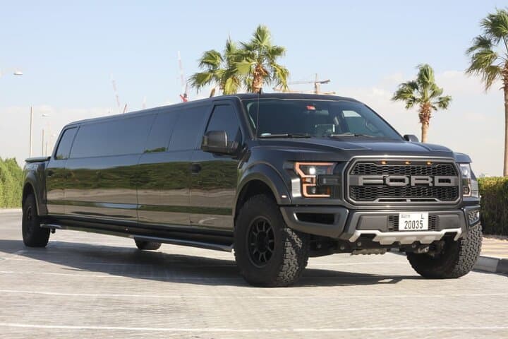 Dubai Luxury Limousine Ride: One-Hour VIP City Transfer & Sightseeing photo 3