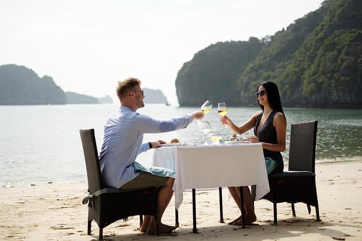 3-Day Private Halong Bay Cruise: Kayak Ba Ham & Explore Tien Ong Cave photo 2