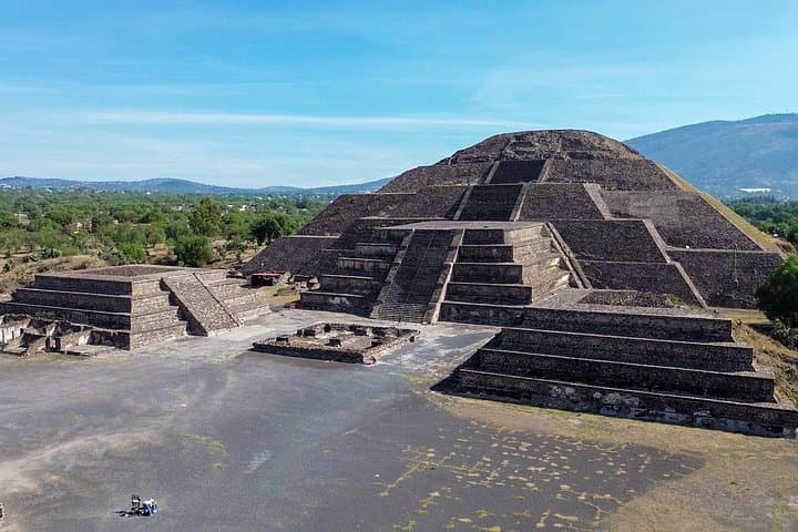 Skip-the-Line Teotihuacan Pyramids Ticket — Explore the City of the Gods photo 3
