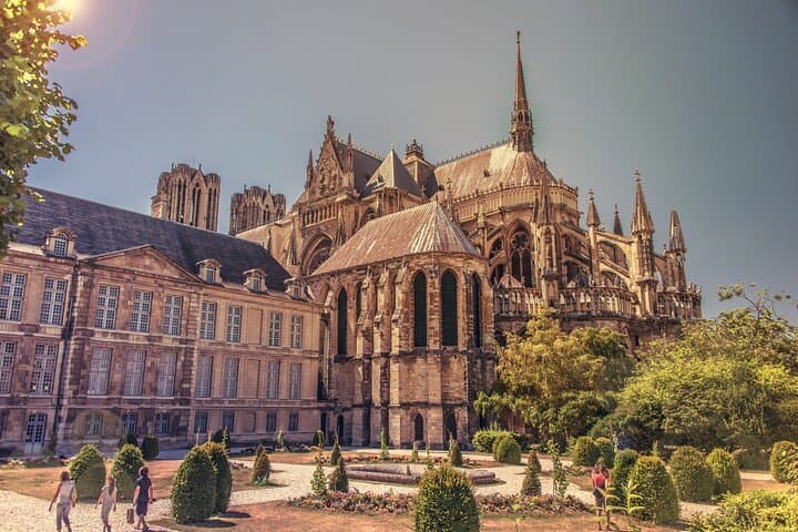 Private Transfer from Brussels to Reims with 2-Hour Waterloo Stop photo 2