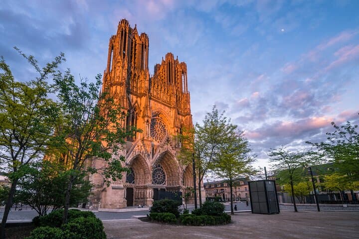 Private Transfer from Brussels to Reims with 2-Hour Waterloo Stop photo 6