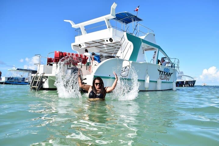 Punta Cana Private Boat Party: Snorkeling, Natural Pools & Open Bar photo 3