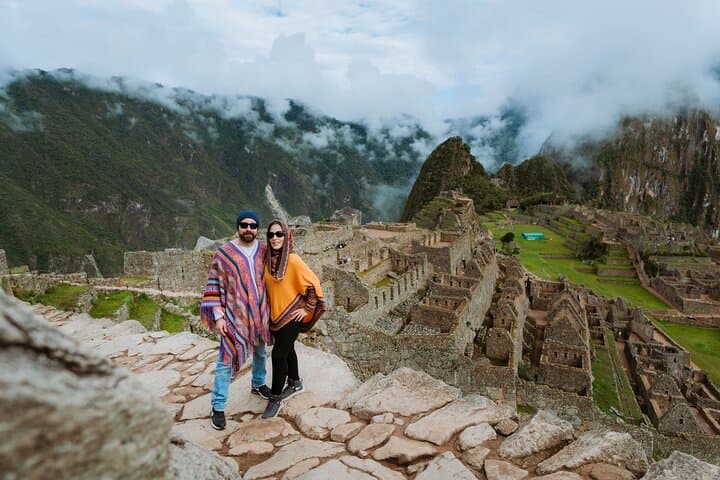 Sacred Valley to Machu Picchu: 2-Day Train Adventure from Cusco