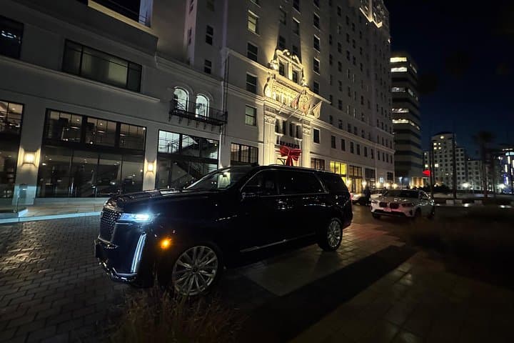 Private SUV Transfer from LAX to Disneyland Resort — Direct Luxury Airport Ride photo 1