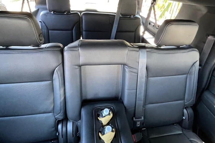 Private SUV Transfer from LAX to Disneyland Resort — Direct Luxury Airport Ride photo 3