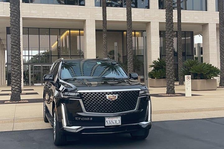 Private SUV Transfer from LAX to Disneyland Resort — Direct Luxury Airport Ride photo 4