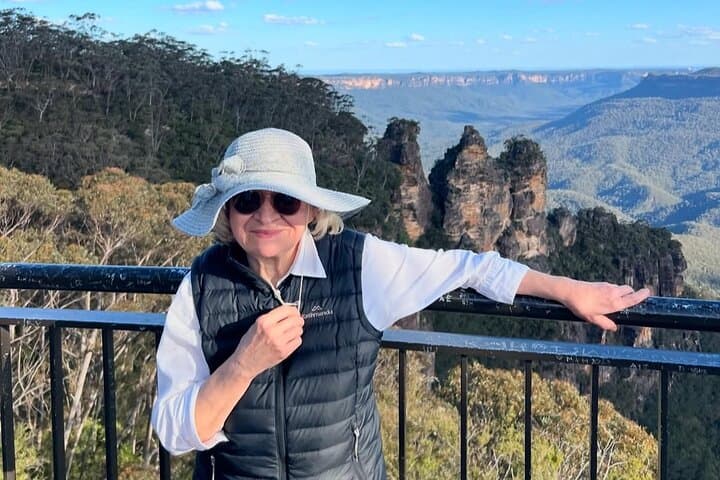 Blue Mountains Day Tour: Echo Point, Wentworth Falls & Leura Village from Sydney