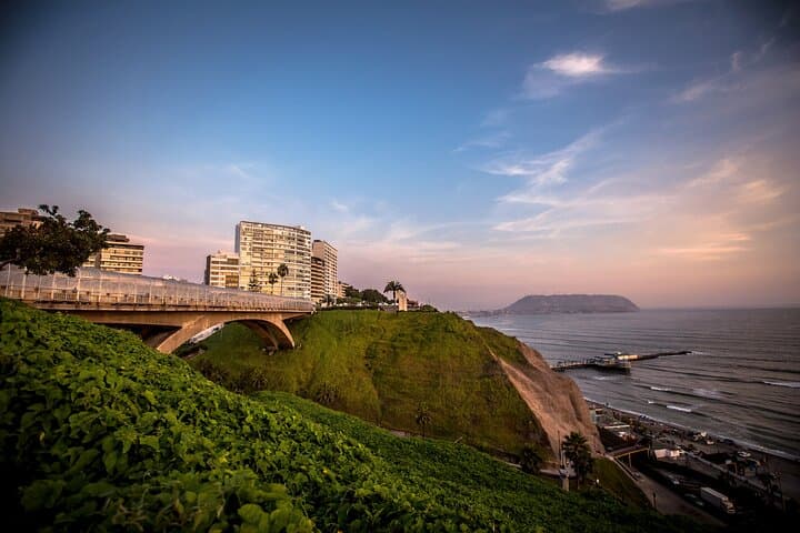 Miraflores Night Tour and Pisco Sour Class — Lima Evening Experience photo 3