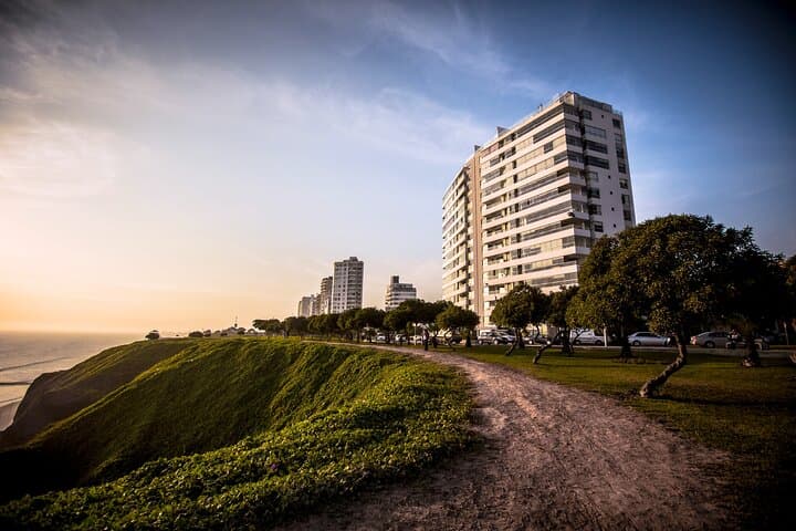 Miraflores Night Tour and Pisco Sour Class — Lima Evening Experience photo 5