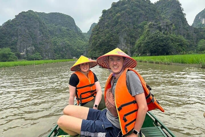 Luxury Ninh Binh Day Trip: Hoa Lu & Tam Coc Boat from Hanoi photo 3