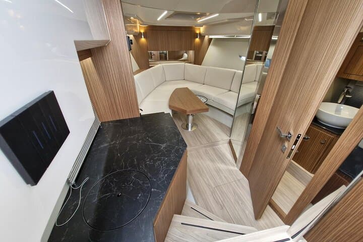 Full-Day Luxury Cruise from Aliki: Blue Lagoon, Antiparos & Despotiko photo 4