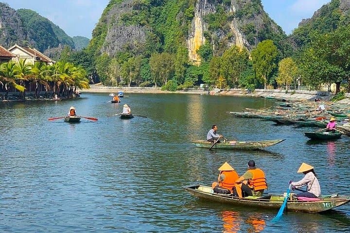 Tam Coc & Hoa Lu Private Day Trip from Hanoi: Bamboo Boats, Biking & Ancient Temples