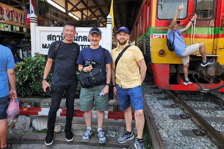 Private Floating Market & Mae Klong Railway Tour with ICONSIAM from Bangkok photo 3