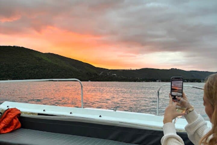 Knysna Sunset Cruise: Wine, Oysters & Heads at Dusk photo 4