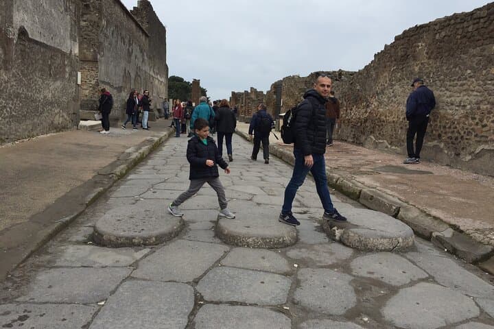 Family Adventure in Pompeii: Explore Ancient Ruins with Kids photo 6