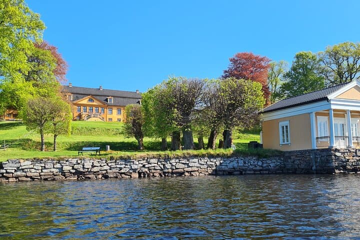 Paddle Bogstadvannet: Kayak & Canoe Tour Past Bogstad Manor and Bjørnsgard photo 6