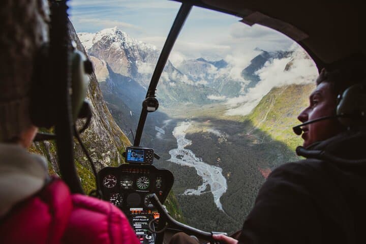 Milford Sound to Te Anau Helicopter Transfer: Fiordland Scenic Flight Over the Milford Track photo 6