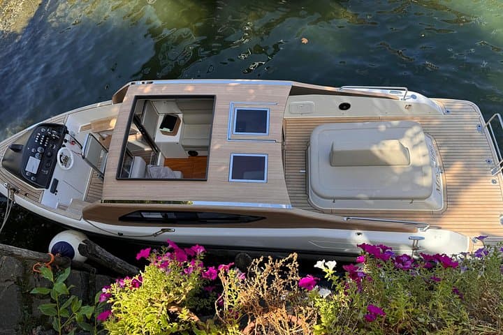 Luxury Limousine Boat Private Tour of Lake Como: Bellagio, Villas & Hidden Bays