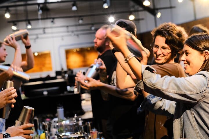 Mixology Class in Los Angeles — Learn to Make Cocktails Like an Expert