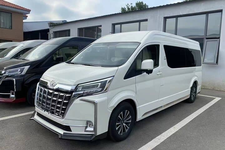 Las Vegas Airport Transfer: Shared Shuttle from LAS to The Strip photo 3