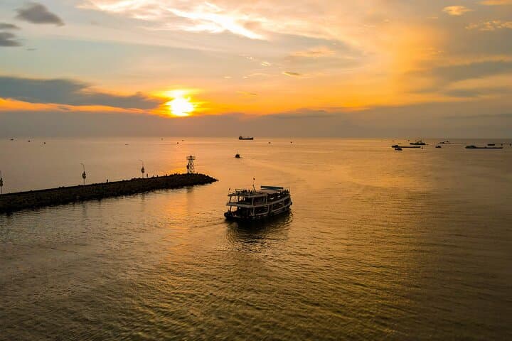 Phu Quoc Sunset Cruise with Night Squid Fishing & BBQ photo 3