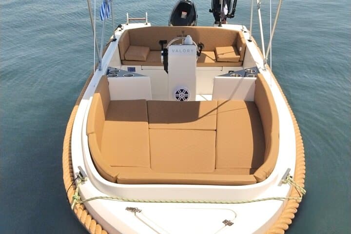 License-Free Valory 480 Boat Rental to Dia Island from Heraklion photo 2