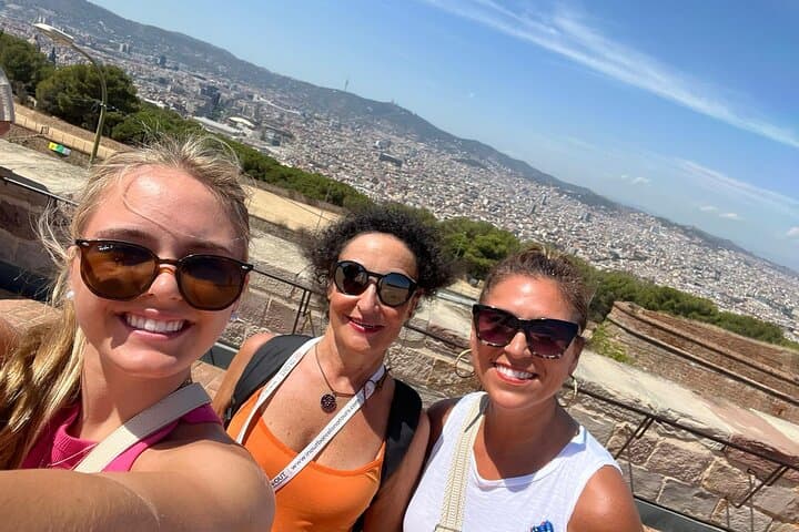 Barcelona Best Views: Old Town, Montjuïc Castle & Cable Car Sunset Tour photo 2