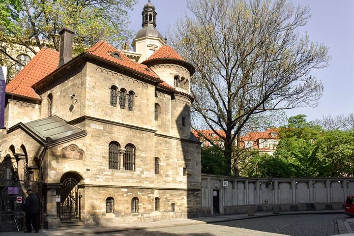 Prague Jewish Quarter Walking Tour with Synagogue & Cemetery Admission photo 4