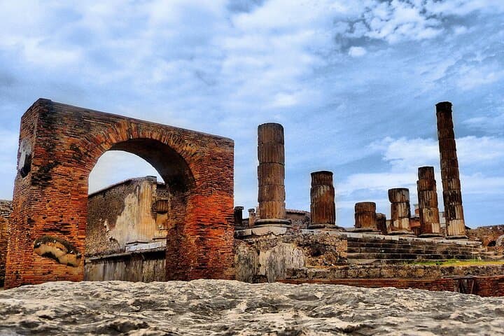 Rome Airport Transfer and Pompeii Tour to Sorrento and Positano — One-Day Amalfi Coast Journey