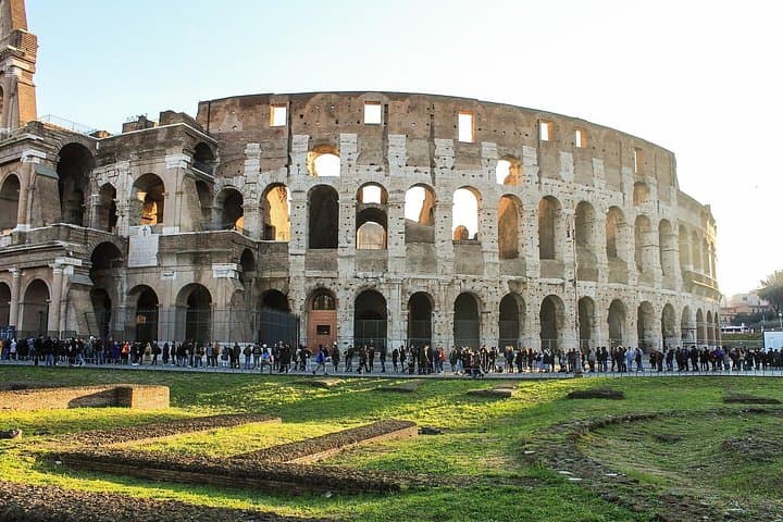 Rome Golf Cart City Highlights Tour — Colosseum, Trevi & Spanish Steps in 2–3 Hours photo 4