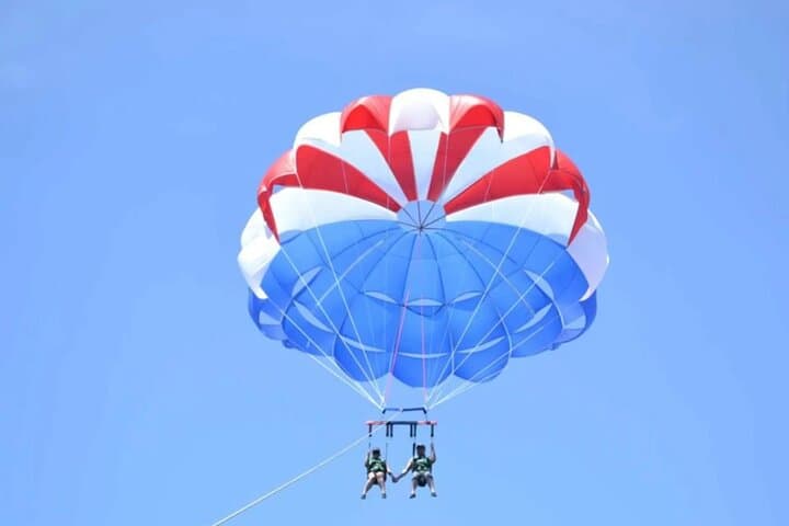 Parasailing Over Dubai: 500-Foot Views of Palm Jumeirah & Dubai Marina photo 3