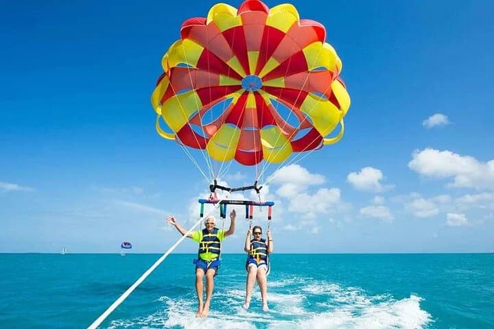 Parasailing Over Dubai: 500-Foot Views of Palm Jumeirah & Dubai Marina photo 4