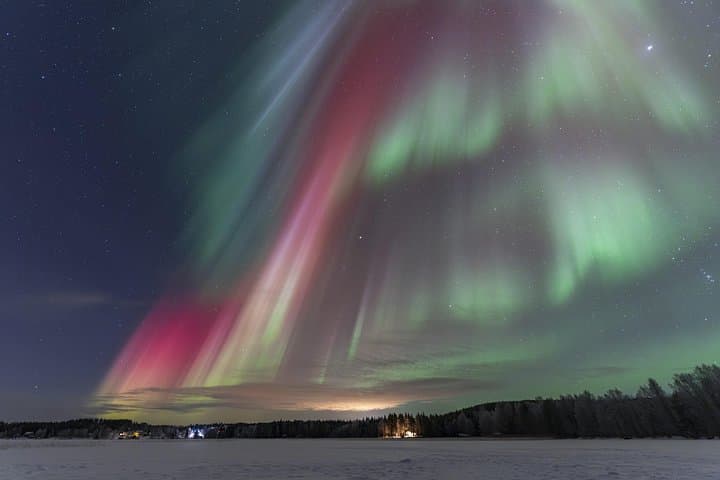 Rovaniemi Northern Lights Bus Tour — Aurora Hunt with Hot Blueberry Juice photo 3