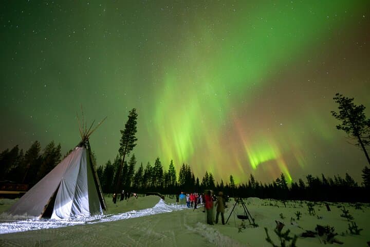 Rovaniemi Northern Lights Hunt: Campfire BBQ Aurora Tour from Rovaniemi photo 4