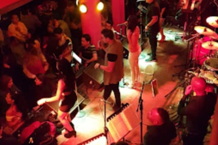 Mexico City Salsa Night: Beginner Class, Club Crawl & Tacos photo 6